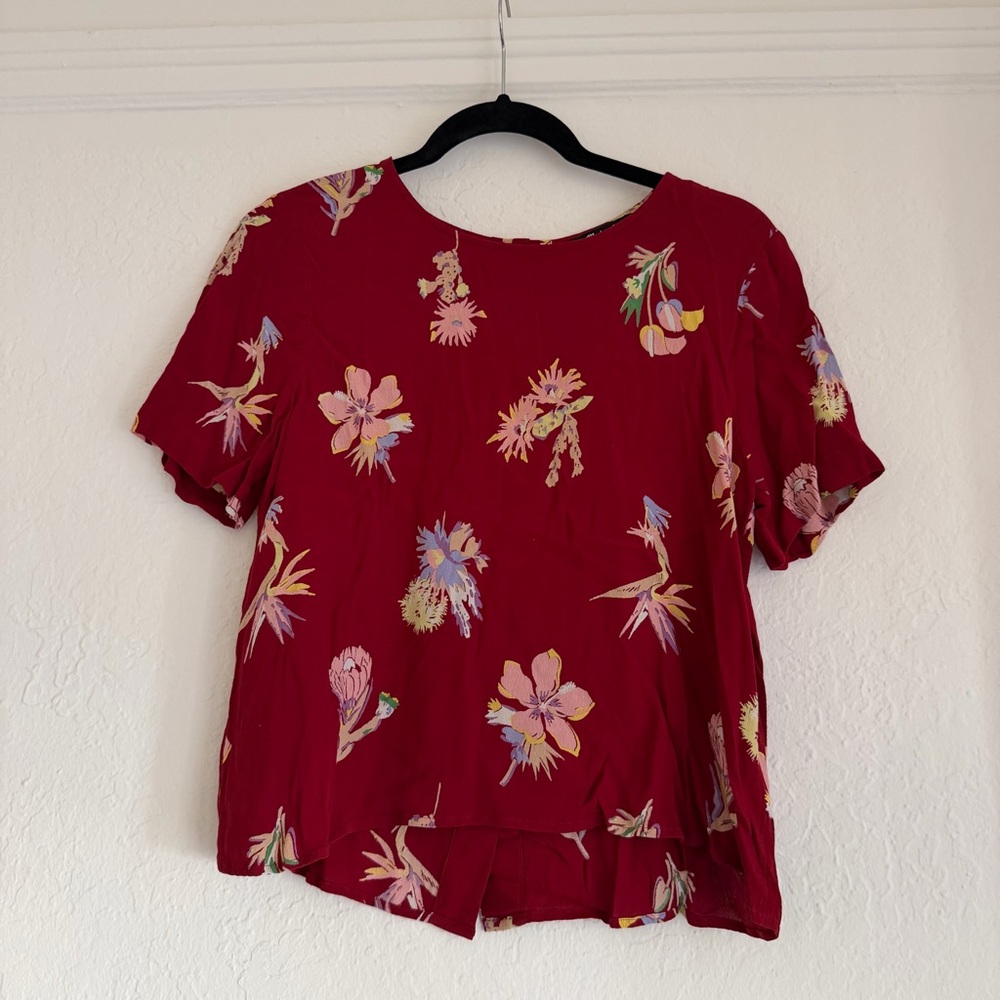 Madewell Bird of Paradise Button Back Top in Deep Crimson. Size Small - Picture 4 of 7